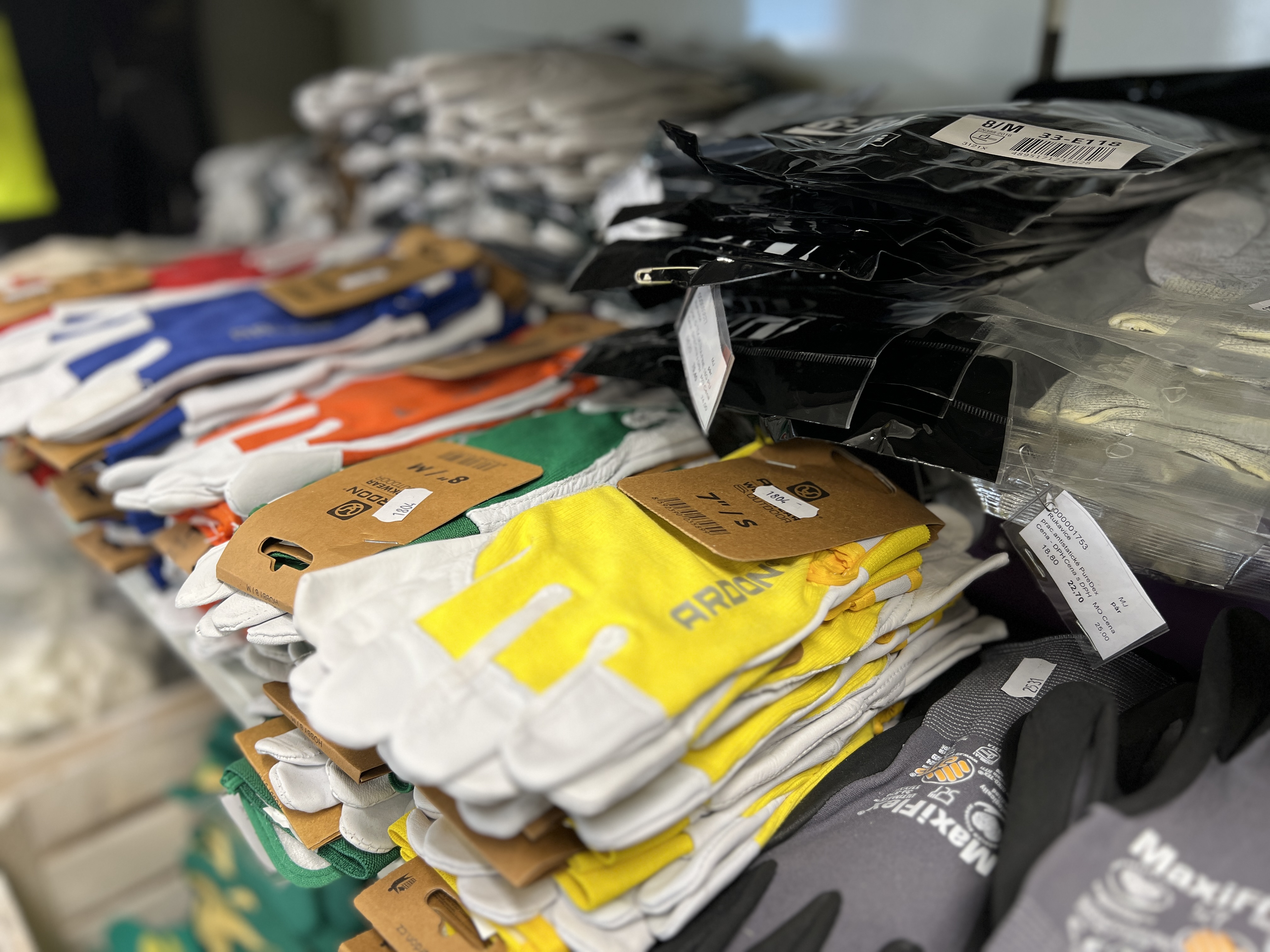 Pracovní a ochranné pomůcky